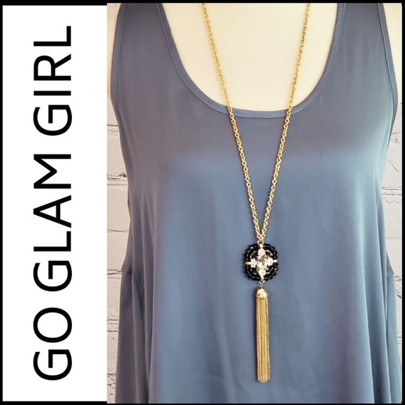 NWT LONG 22" Gold Tone Pendant Necklace w/Tassel - Picture 2 of 3